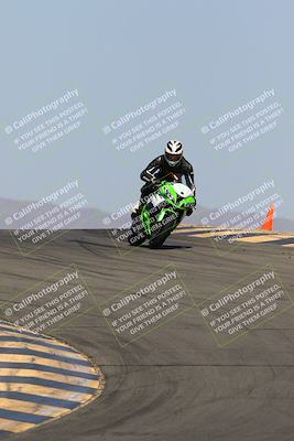 media/Mar-28-2022-Superbike Trackdays (Mon) [[b8603d0f67]]/Open Track Time/Turns 9 and 10/